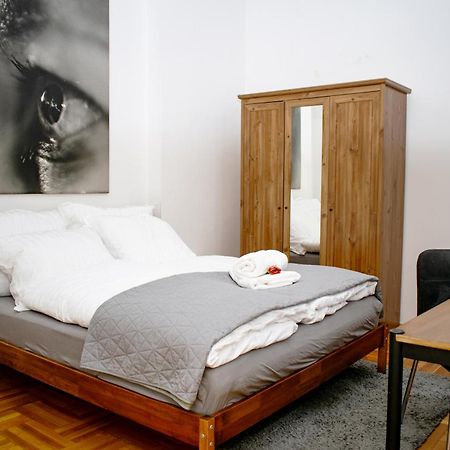 Heart Of The City, Entire Very Big Apartment Budapest Exterior photo